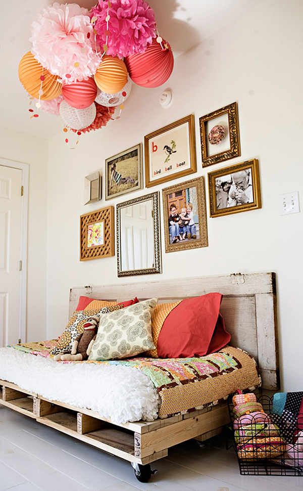 Ý tưởng tuyệt vời và tiết kiệm cho phòng trọ/nhà ở không gian nhỏ. Toàn bộ thiết kế này được làm từ gỗ pallet cũ