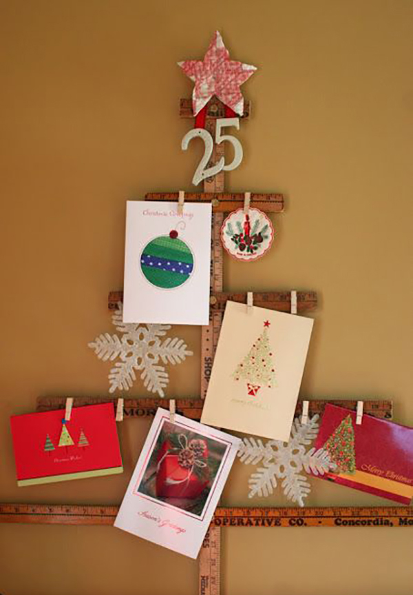 cây thông làm từ các thanh gỗ nhỏ