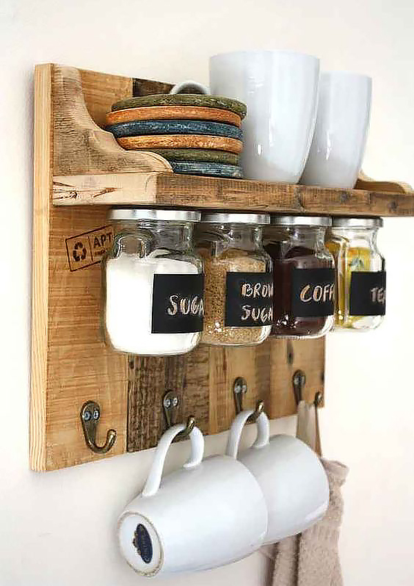 Giá để ly độc đáo với bộ hũ gia vị treo