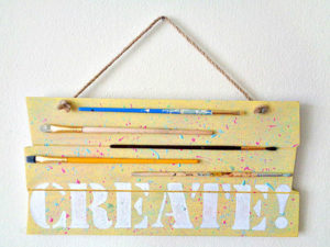 Và đây là chiếc bảng treo của phòng tuyệt vời của bạn!