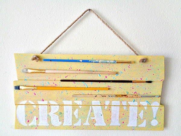 Và đây là chiếc bảng treo của phòng tuyệt vời của bạn!